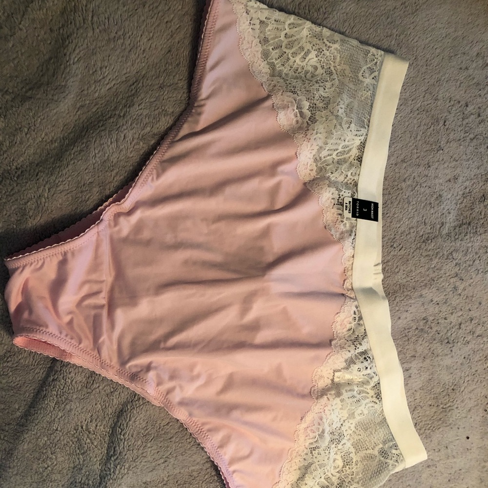 Torrid size 3 pink and lacy pant NWT